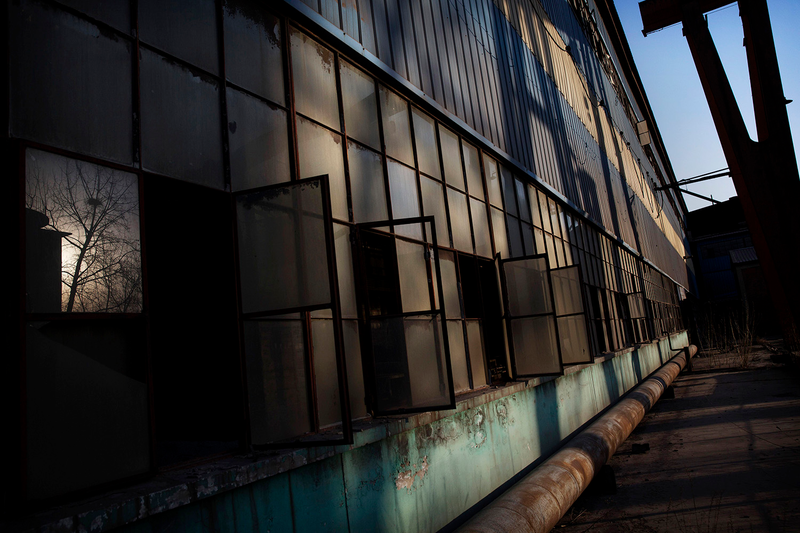 Illustration for article titled Haunting Photos From an Abandoned Steel Mill in China